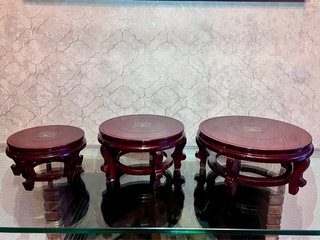 Peana de madera con patas/ Nuevo