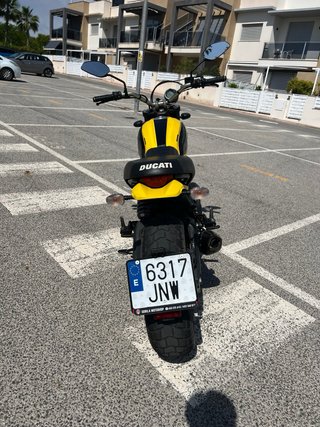 Ducati Scrambler Icon 2017 Amarilla