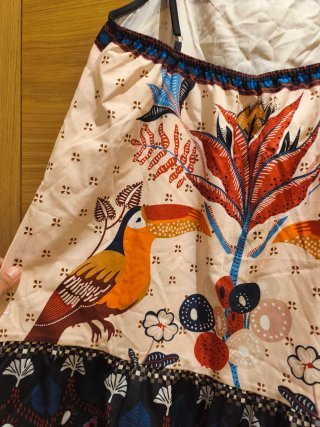 Vestido estilo charlestón estampado aves