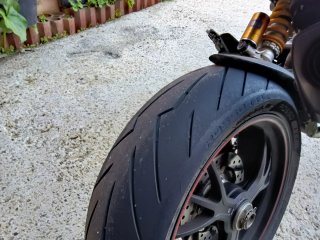Ducati Hypermotard Roja y Blanca