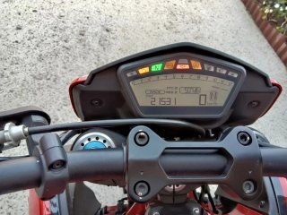 Ducati Hypermotard Roja y Blanca