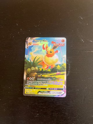 Carta Pokémon Flareon VMAX SWSH180