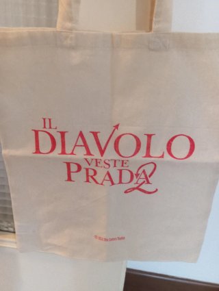 Borsa Prada shopper beige e rossa