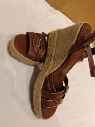 Sandalias cuña Parfois marrones talla 38