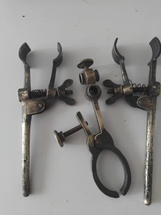Pinzas de bronce antiguas