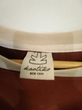 Sudadera con capucha y estampado geométrico