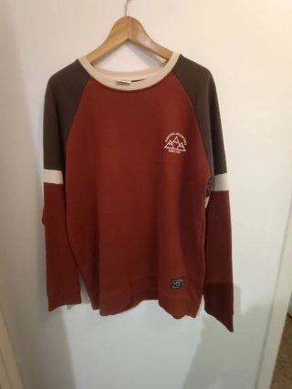 Sudadera con capucha y estampado geométrico