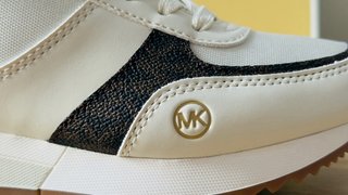 Zapatillas Michael Kors Blancas y Doradas