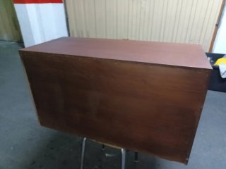 Mobile dispensa in legno marrone
