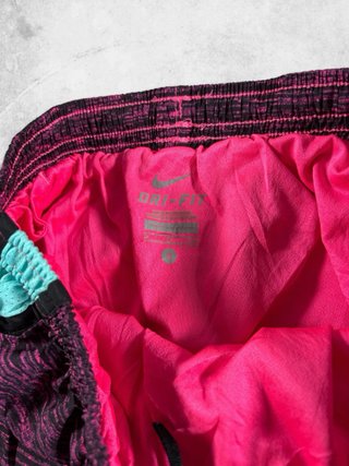 Pantalón corto deportivo Nike morado Mujer