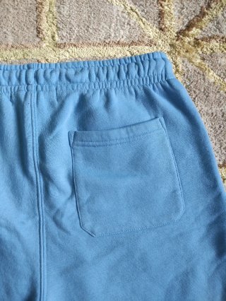 Pantalón corto azul claro
