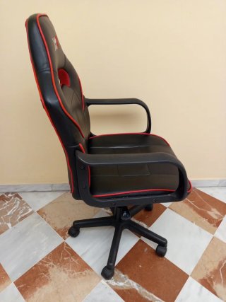 Silla de escritorio XTR negra y roja