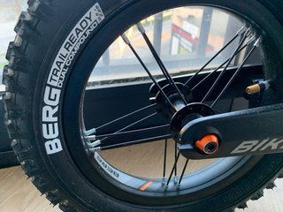 Bicicleta de equilibrio BERG Cross 12
