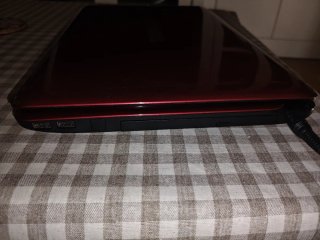 Portátil Toshiba Rojo