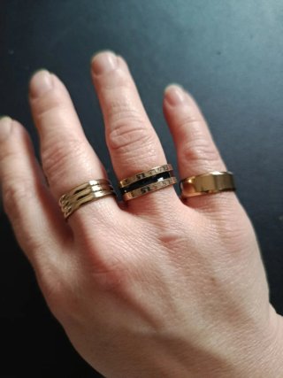3 Anillos Dorados y Negro