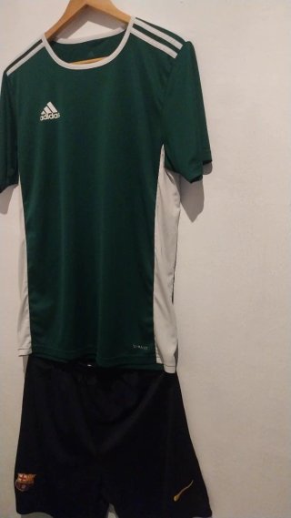Conjunto Camiseta Adidas y Short FCB Talla M