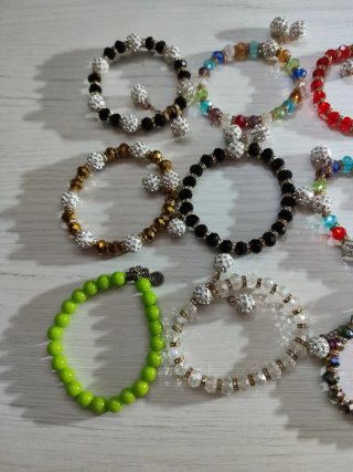 Lote de pulseras de colores nuevos