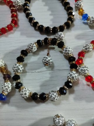 Lote de pulseras de colores nuevos