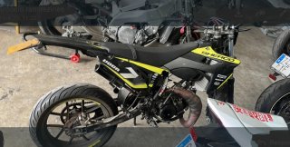 Moto Sherco Supermotard Negra y Amarilla