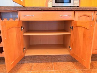 VITRINA / APARADOR DE COCINA EN MADERA Y CRISTAL