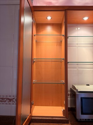 VITRINA / APARADOR DE COCINA EN MADERA Y CRISTAL