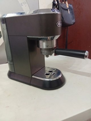 Cafetera DeLonghi Dedica