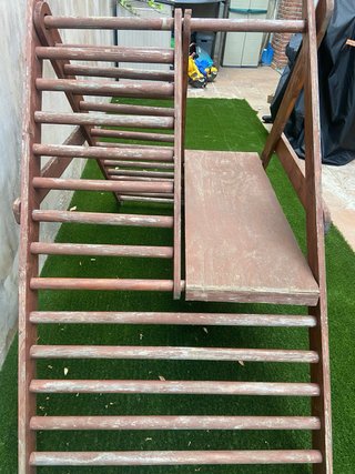Parque de escalada de madera para niños