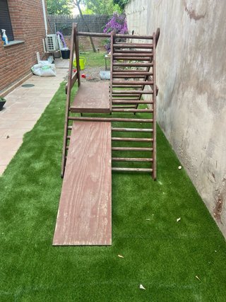 Parque de escalada de madera para niños