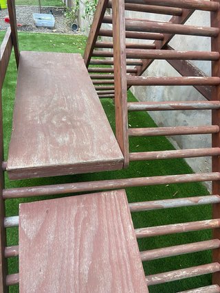 Parque de escalada de madera para niños