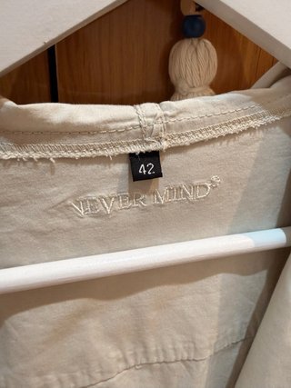 Chaleco beige con capucha Talla 42