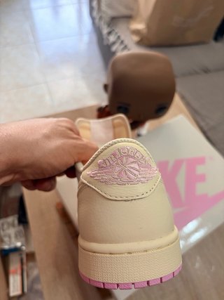 Air Jordan 1 Travis Scott Beige/Rosa