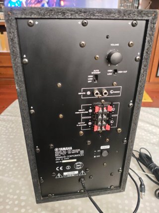 Yamaha YST-SW005 Subwoofer Activo 60W