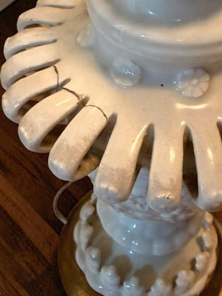 Pie de lámpara cerámica blanca