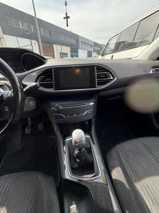 Peugeot 308 2016