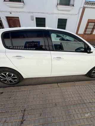 Peugeot 308 2016