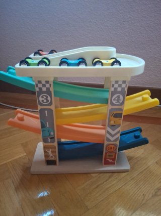 Garaje y rampa coches juguete Montessori zara home