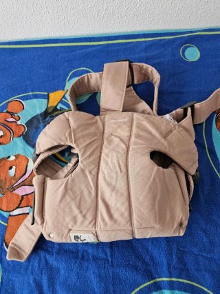 Mochila Portabebés BabyBjörn Mini Rosa