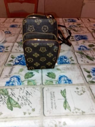 Borsello donna marrone con dettagli oro