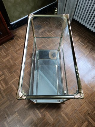 Mesa auxiliar camarera cristal y metal dorado