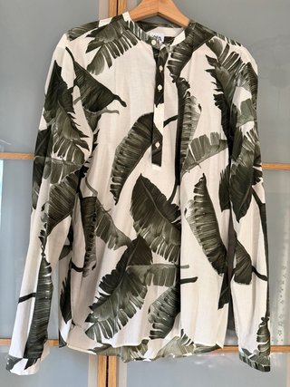 Camisa Zara Estampada Hojas Verde y Blanca
