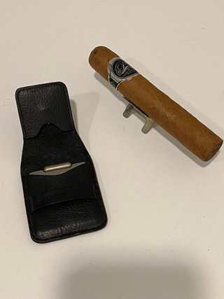 Cortapuros Acero Inox. con Funda de Cuero.