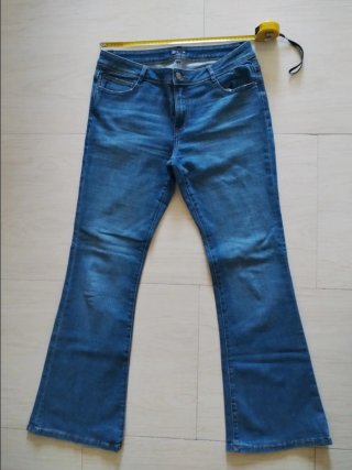 Lote 2 Vaqueros y 2 faldas Talla XL (42)