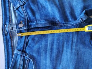 Lote 2 Vaqueros y 2 faldas Talla XL (42)