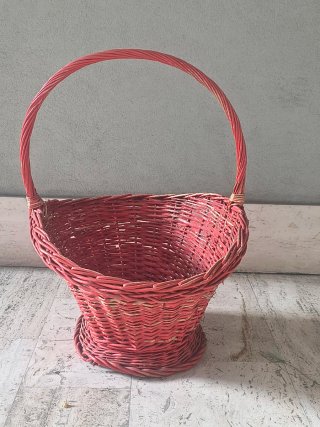 Cestino in vimini rosso e beige
