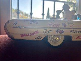 Coche de hojalata Beatles