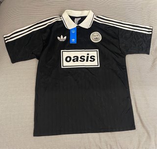 Camiseta Adidas x Oasis Negra de segunda mano por 29 EUR en