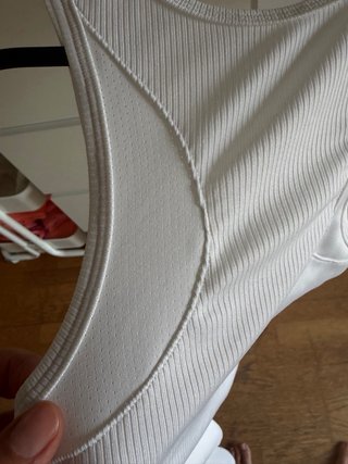 Camiseta deportiva Under Armour blanca