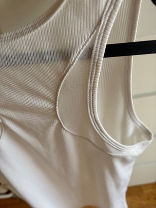 Camiseta deportiva Under Armour blanca