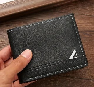 Cartera hombre negra con detalle triangular