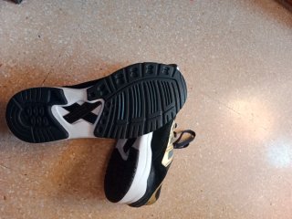 Zapatillas Adidas Mujer Negras y Doradas